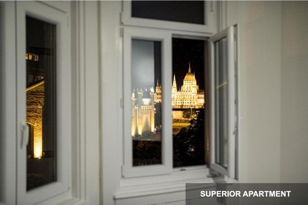 Bpr Agathe Elegant Suite With Parliament View 부다페스트 외부 사진